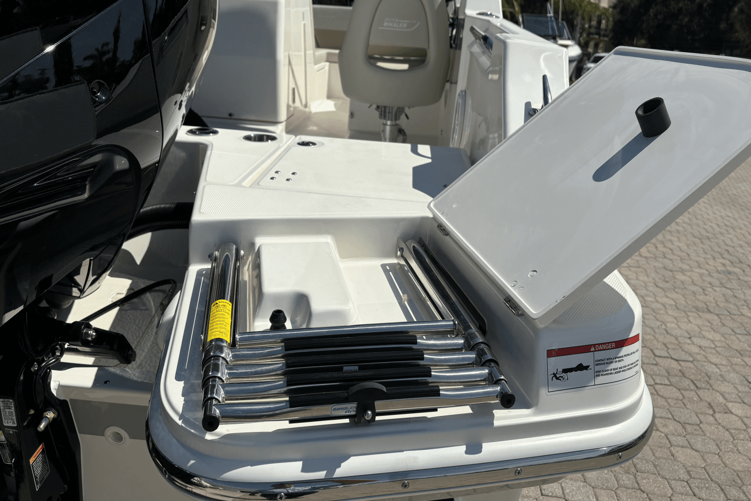 2024 Boston Whaler 210 Vantage Image Thumbnail #5