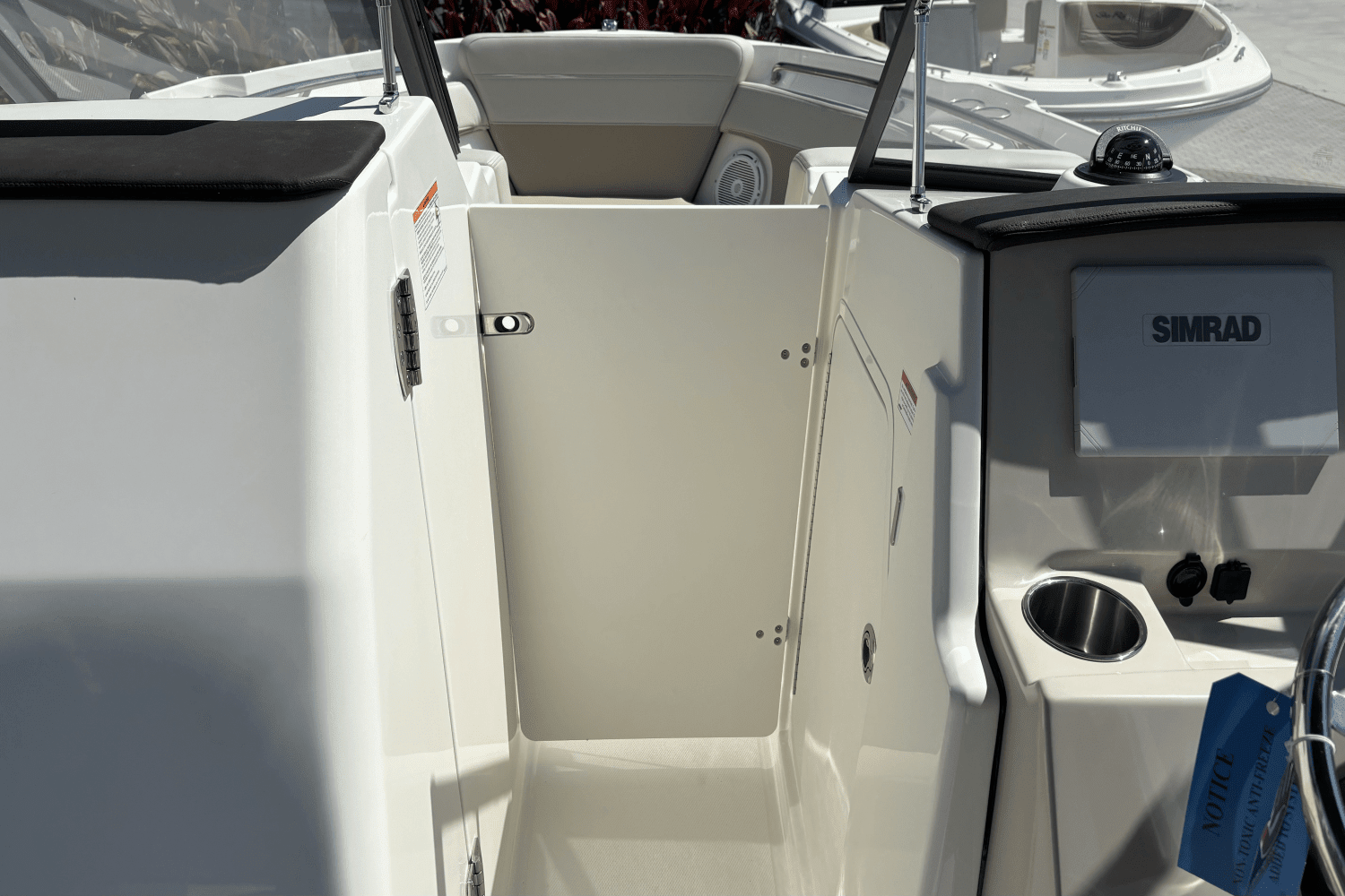 2024 Boston Whaler 210 Vantage Image Thumbnail #16