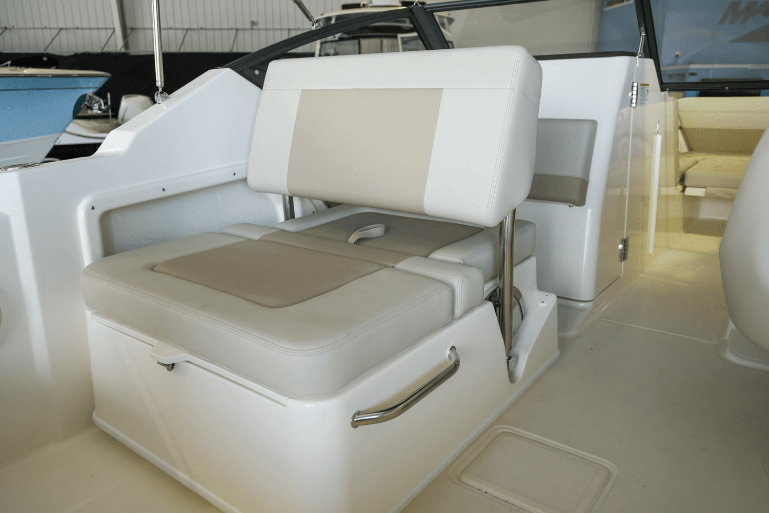 2024 Boston Whaler 210 Vantage Image Thumbnail #17