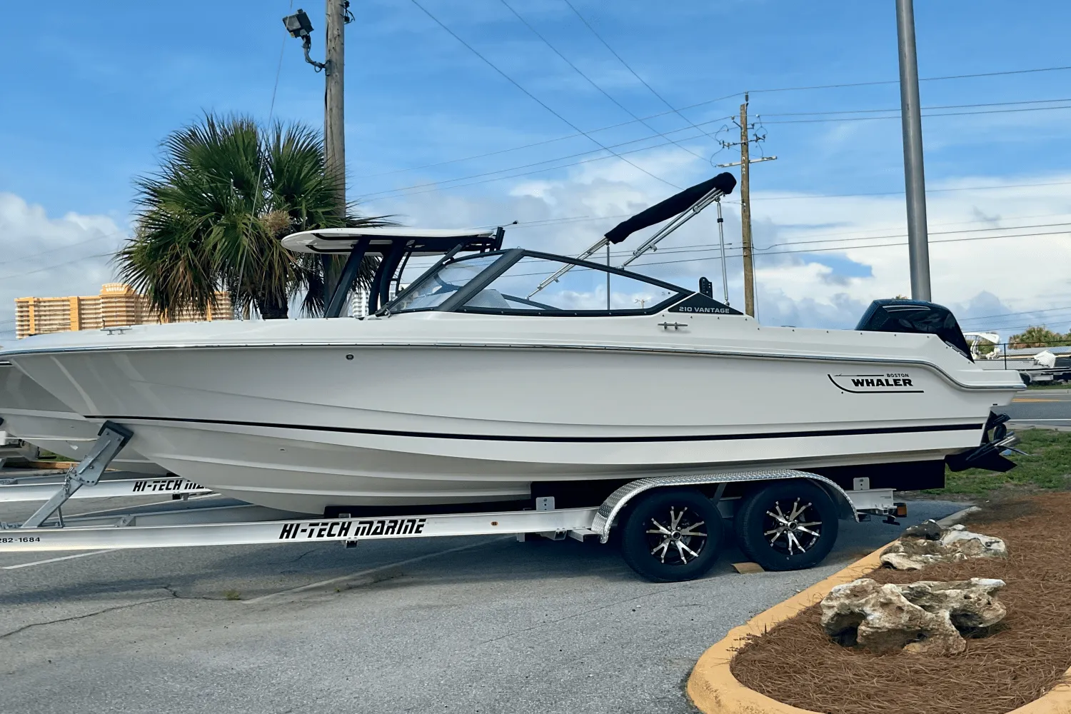 2024 Boston Whaler 210 Vantage Image Thumbnail #0