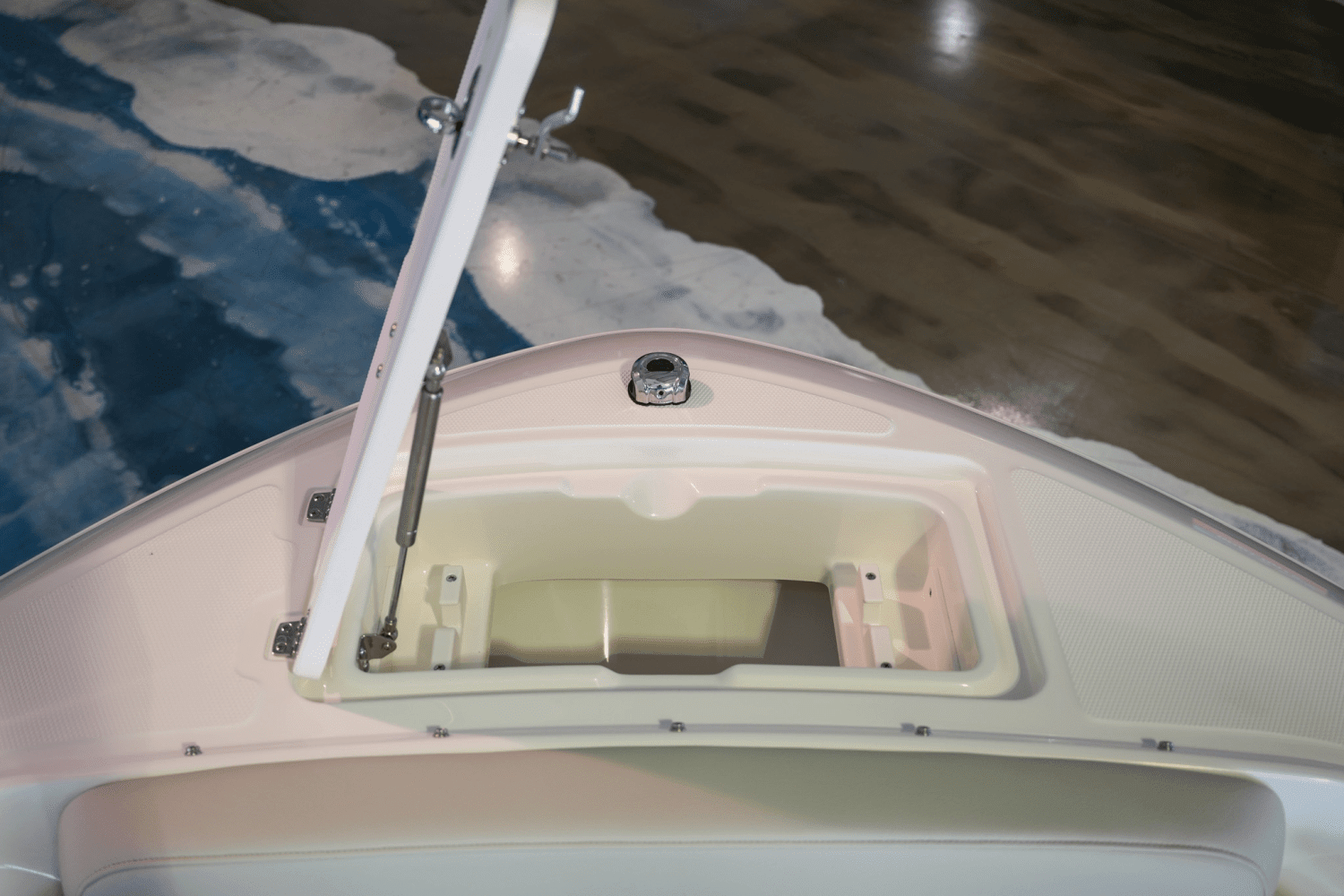 2024 Boston Whaler 210 Vantage Image Thumbnail #6