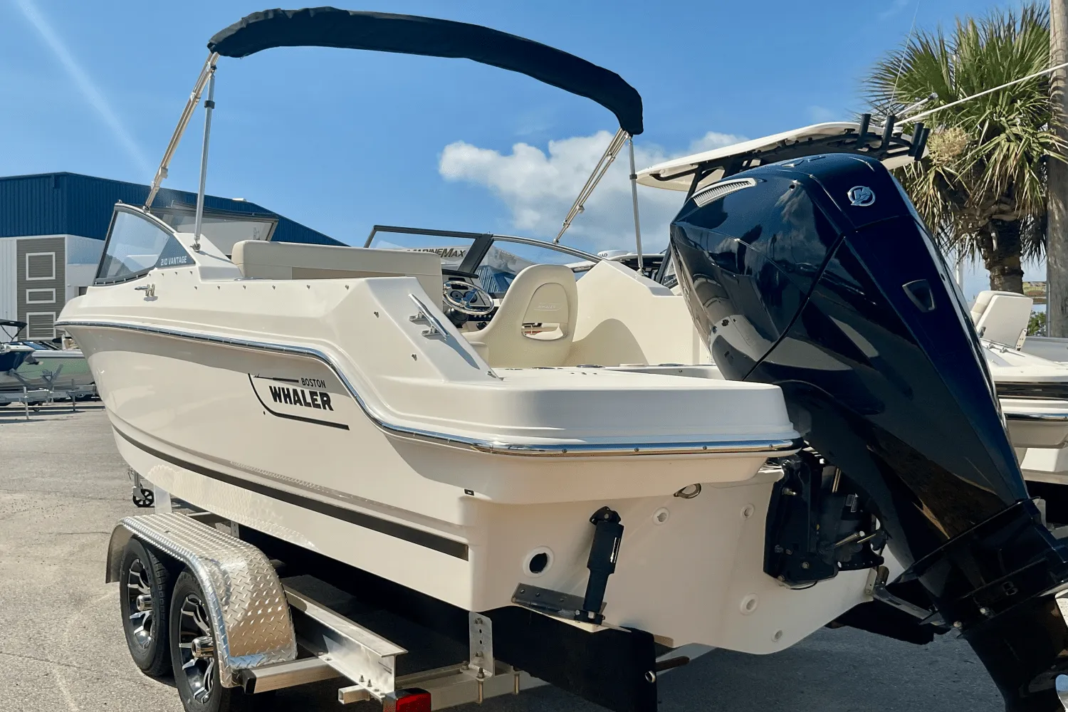 2024 Boston Whaler 210 Vantage Image Thumbnail #2