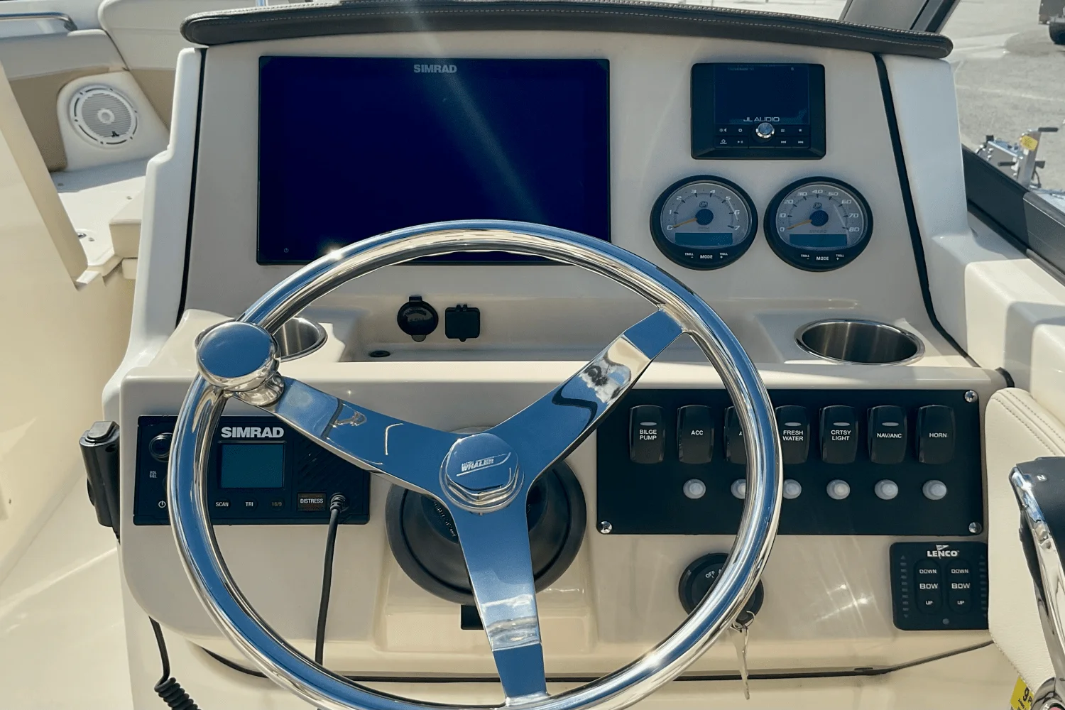 2024 Boston Whaler 210 Vantage Image Thumbnail #11