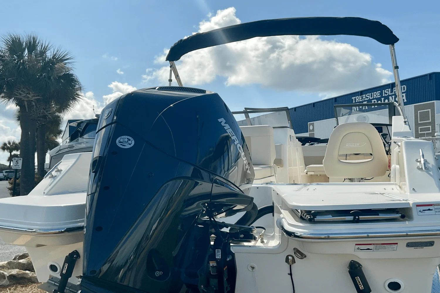 2024 Boston Whaler 210 Vantage Image Thumbnail #7