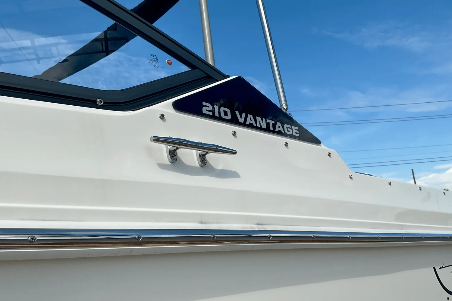 2024 Boston Whaler 210 Vantage Image Thumbnail #4
