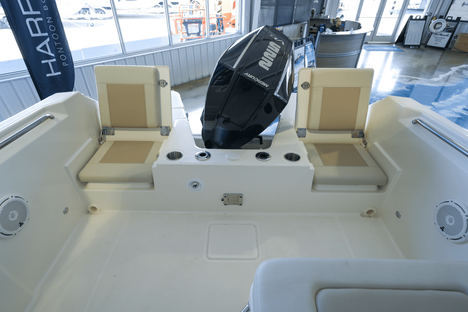 2024 Boston Whaler 210 Vantage Image Thumbnail #20