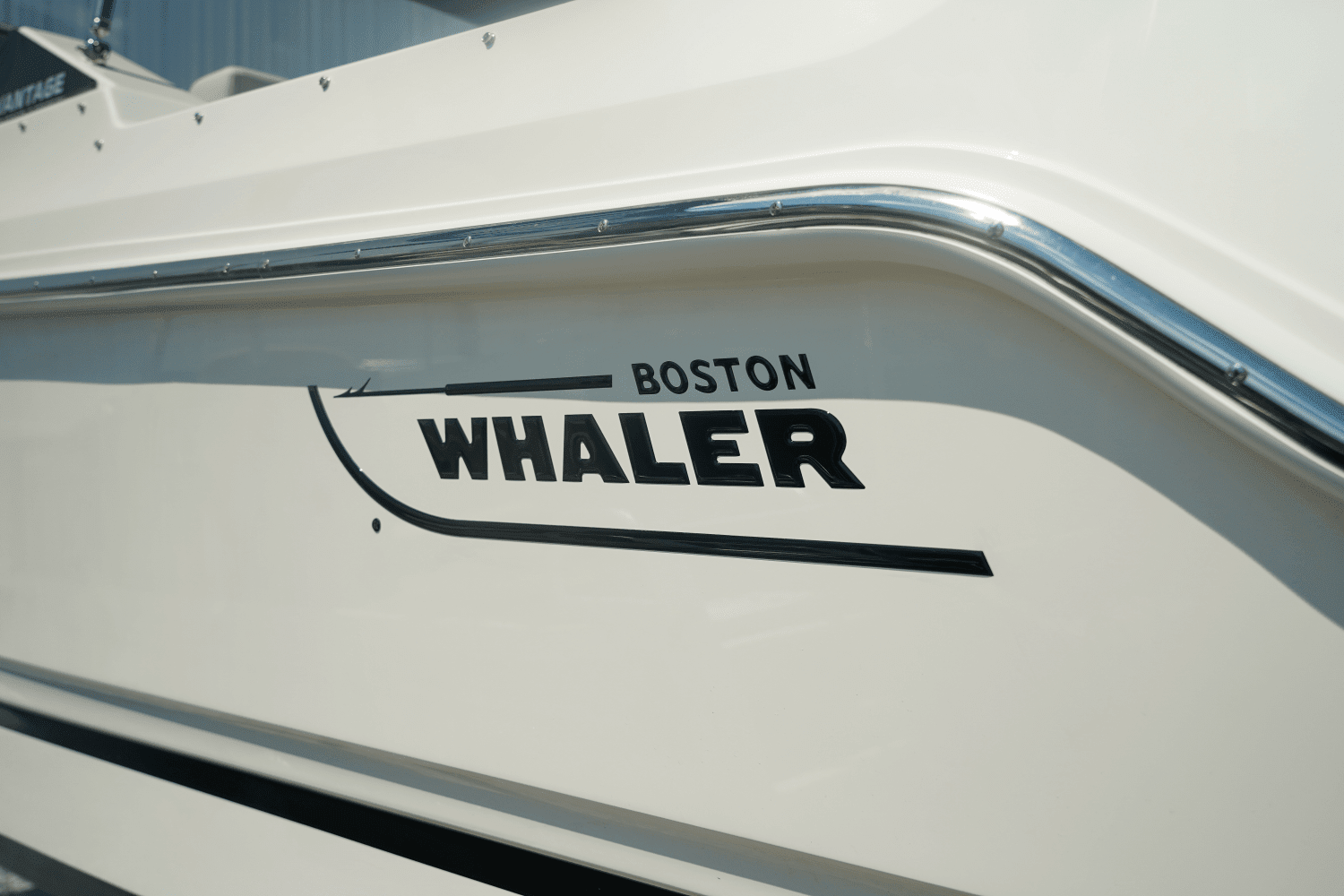 2024 Boston Whaler 210 Vantage Image Thumbnail #3