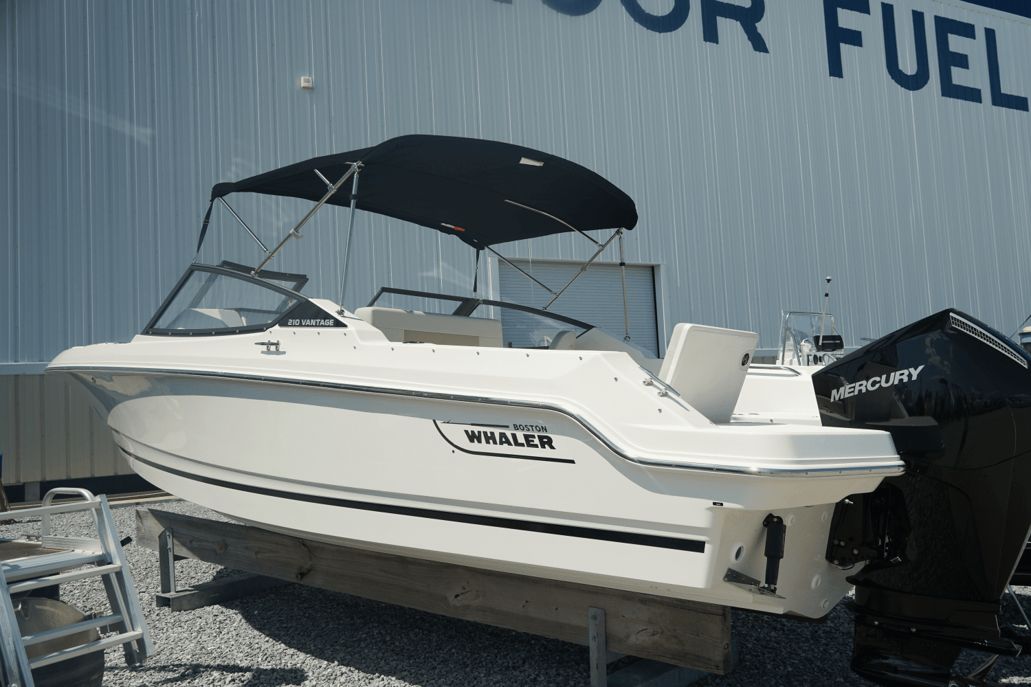 2024 Boston Whaler 210 Vantage Image Thumbnail #2