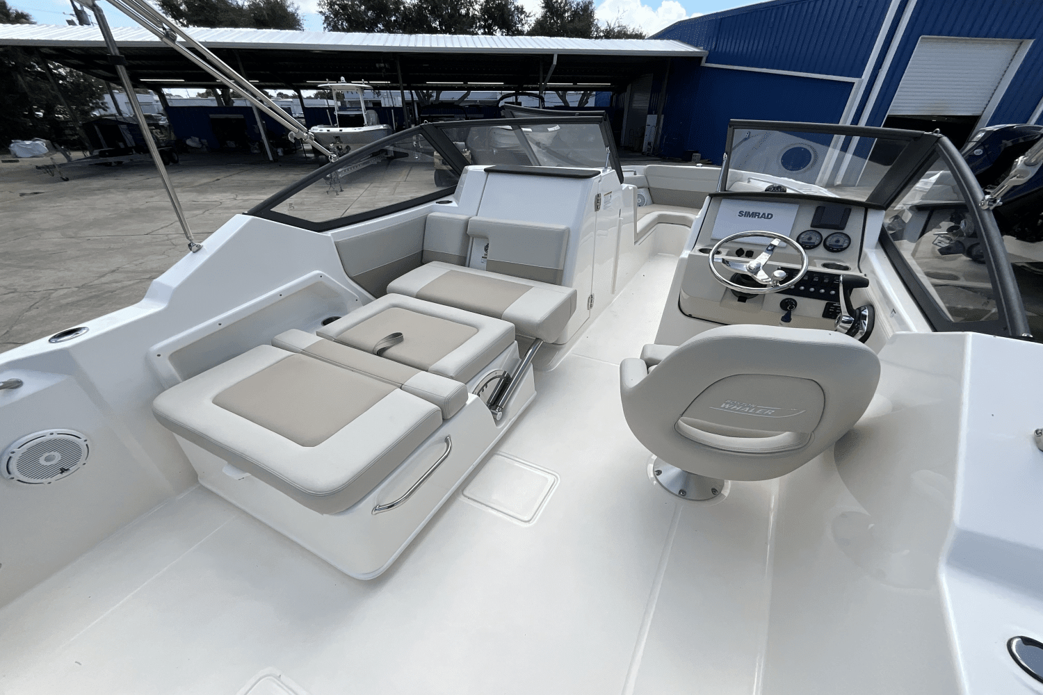 2024 Boston Whaler 210 Vantage Image Thumbnail #13