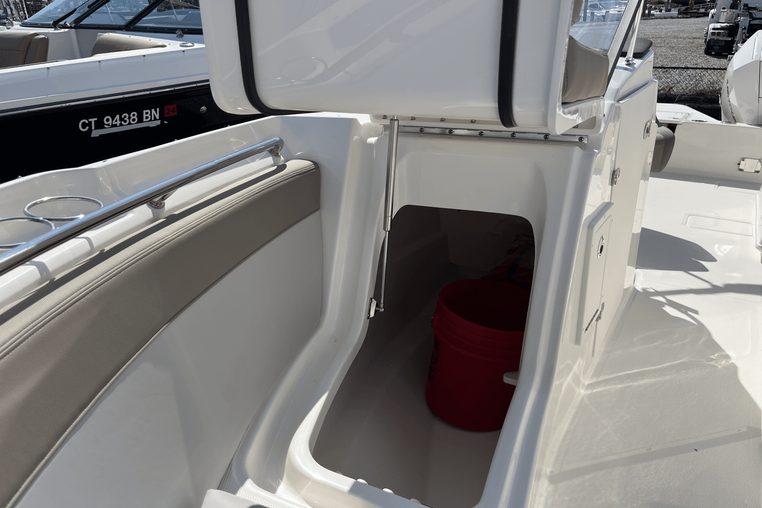 2025 Boston Whaler 210 Vantage Image Thumbnail #11