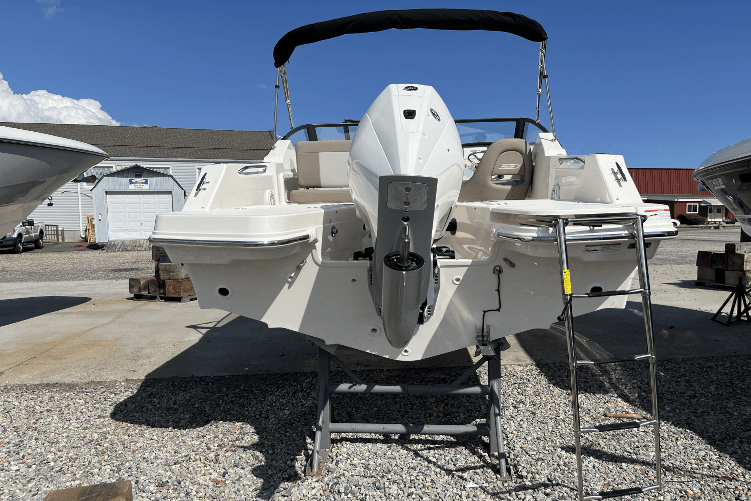 Thumbnail 2 for 2025 Boston Whaler 210 Vantage