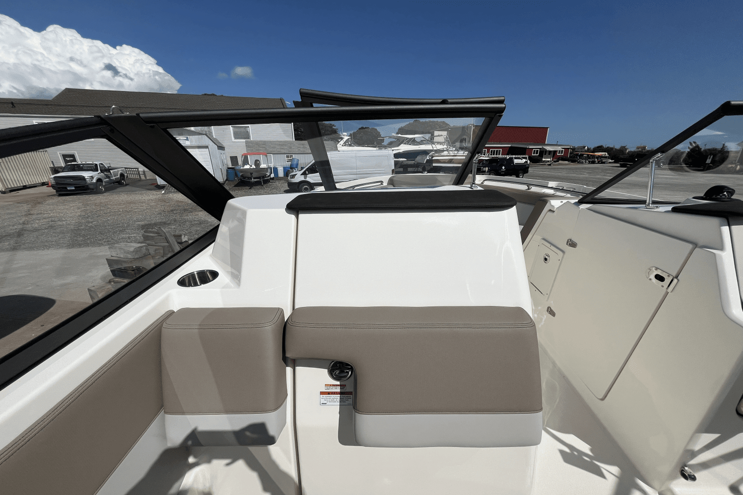 2025 Boston Whaler 210 Vantage Image Thumbnail #17