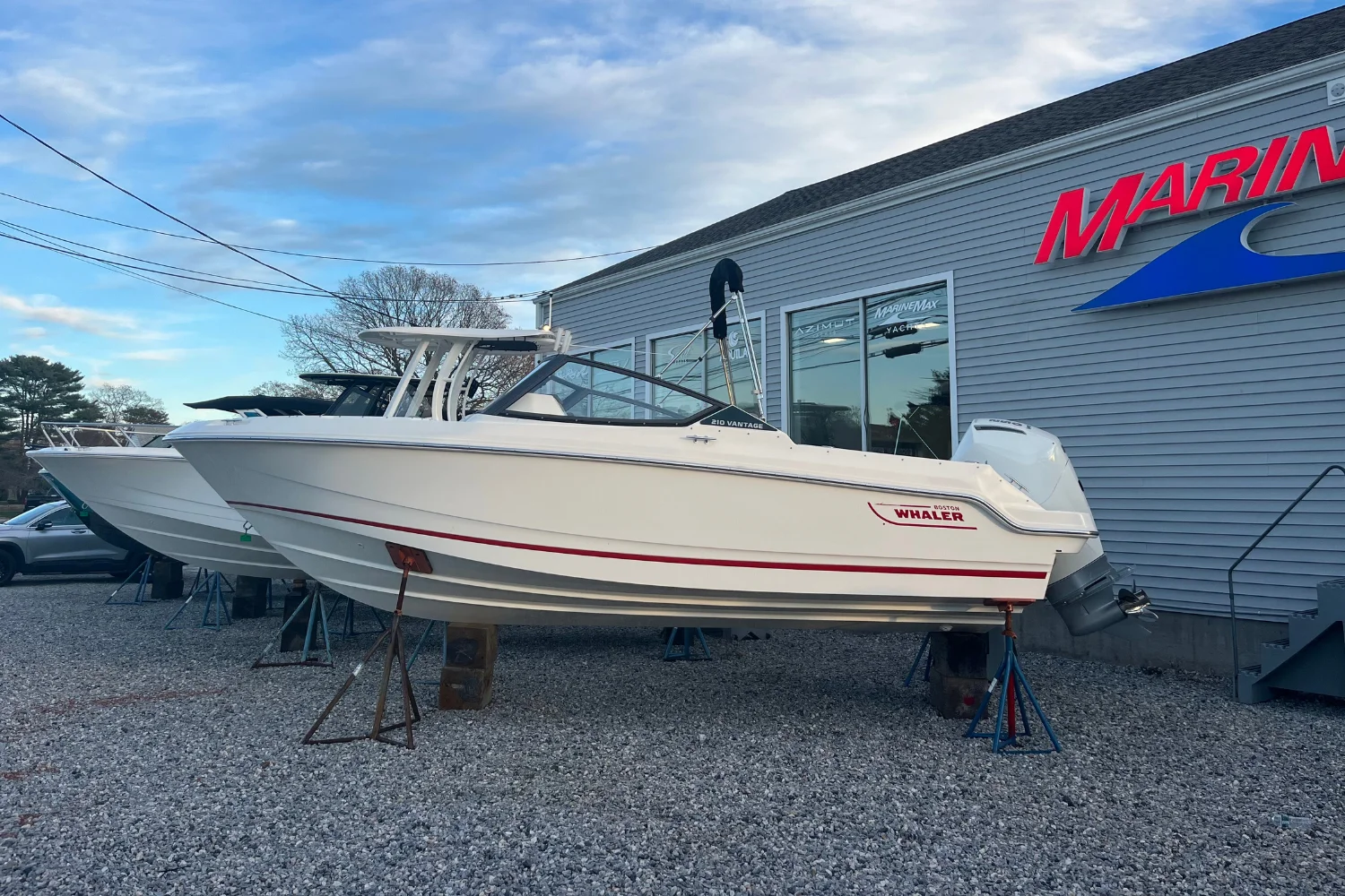 2025 Boston Whaler 210 Vantage Image Thumbnail #1