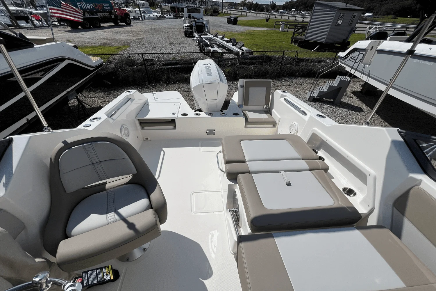 2025 Boston Whaler 210 Vantage Image Thumbnail #7