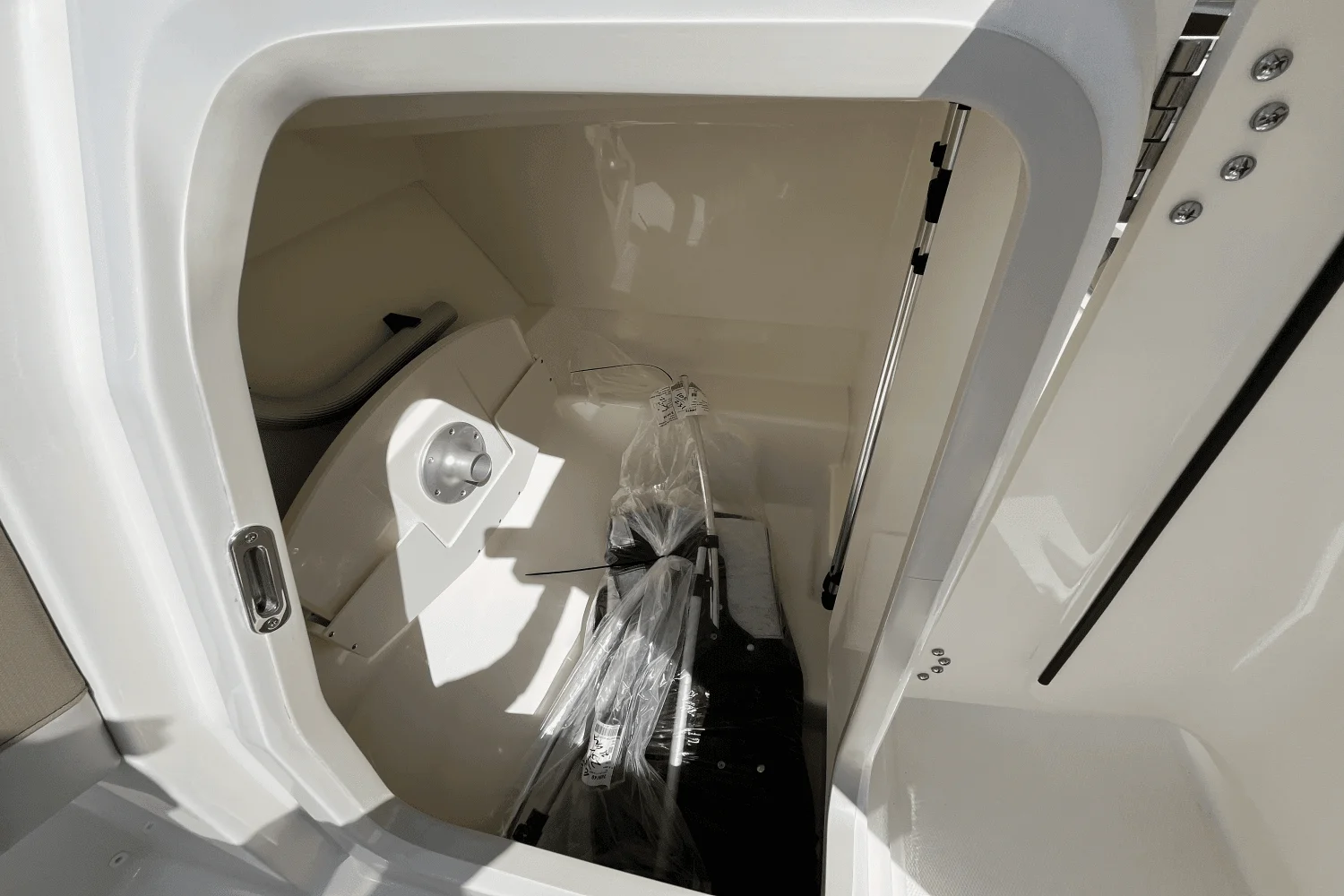 2025 Boston Whaler 210 Vantage Image Thumbnail #20