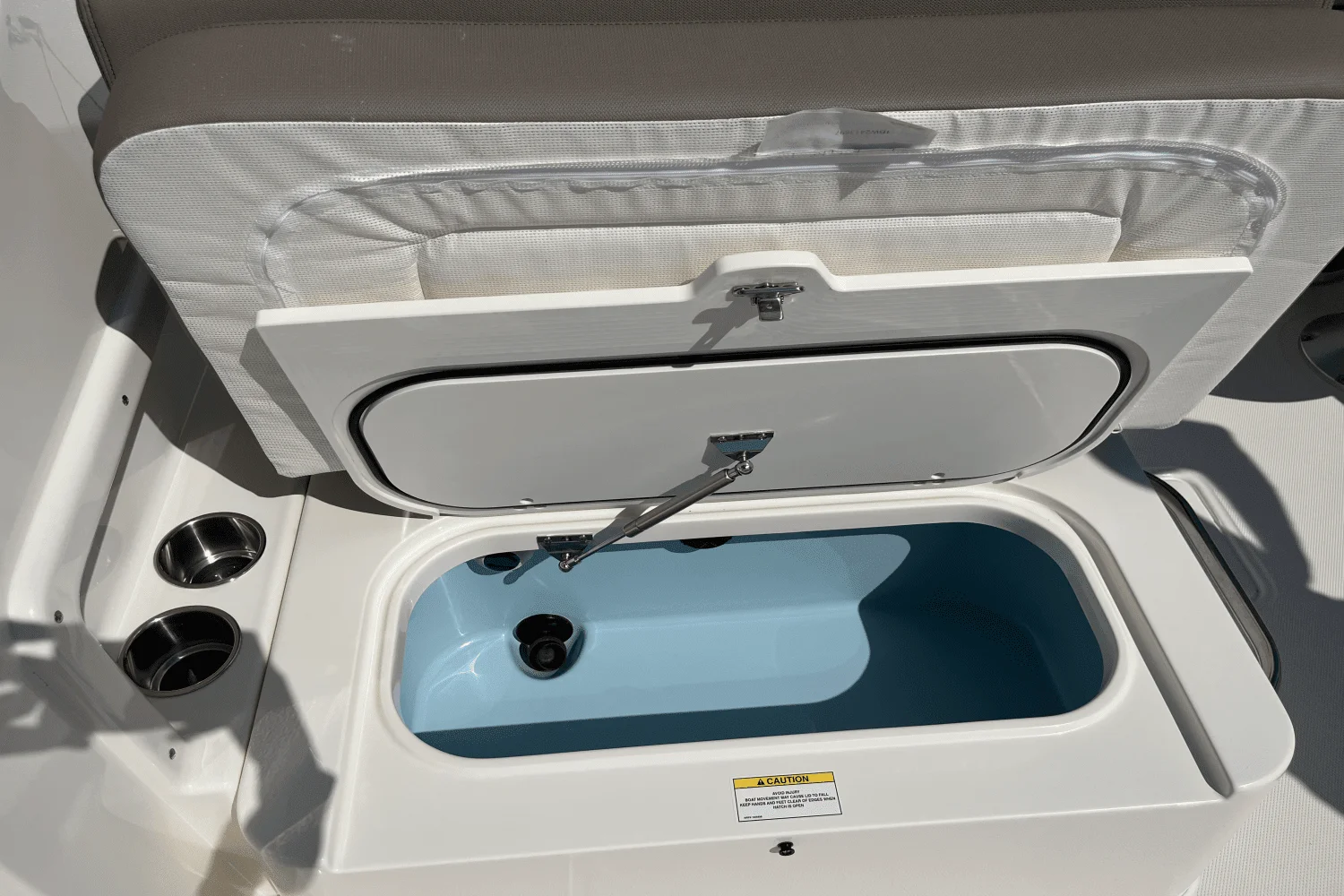 2025 Boston Whaler 210 Vantage Image Thumbnail #9