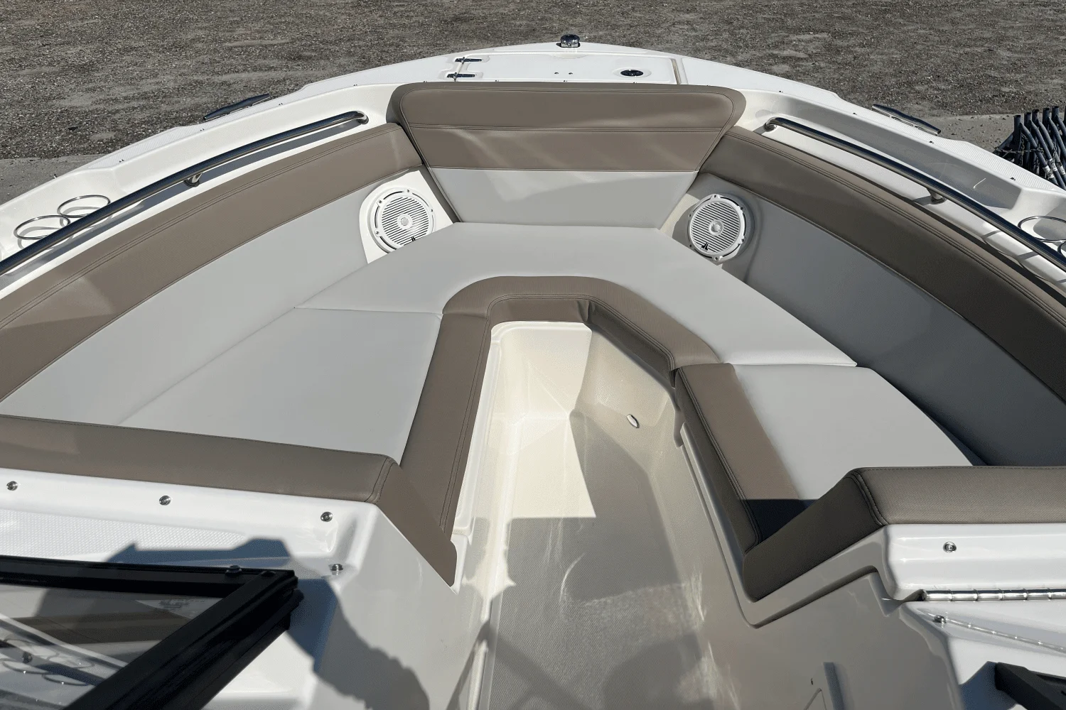 2025 Boston Whaler 210 Vantage Image Thumbnail #11