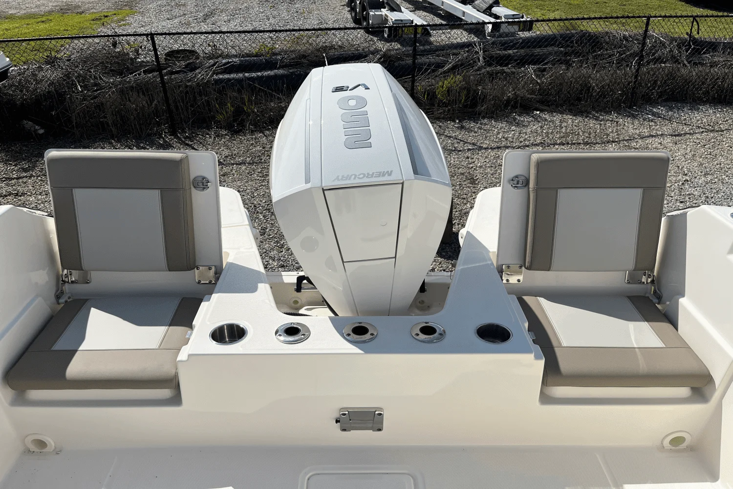2025 Boston Whaler 210 Vantage Image Thumbnail #5