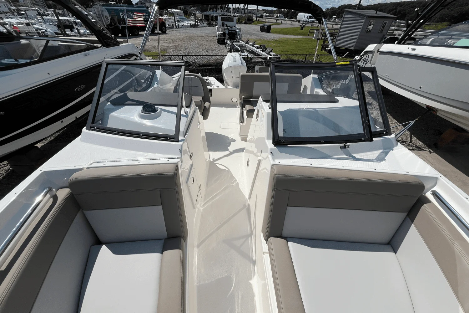 2025 Boston Whaler 210 Vantage Image Thumbnail #12