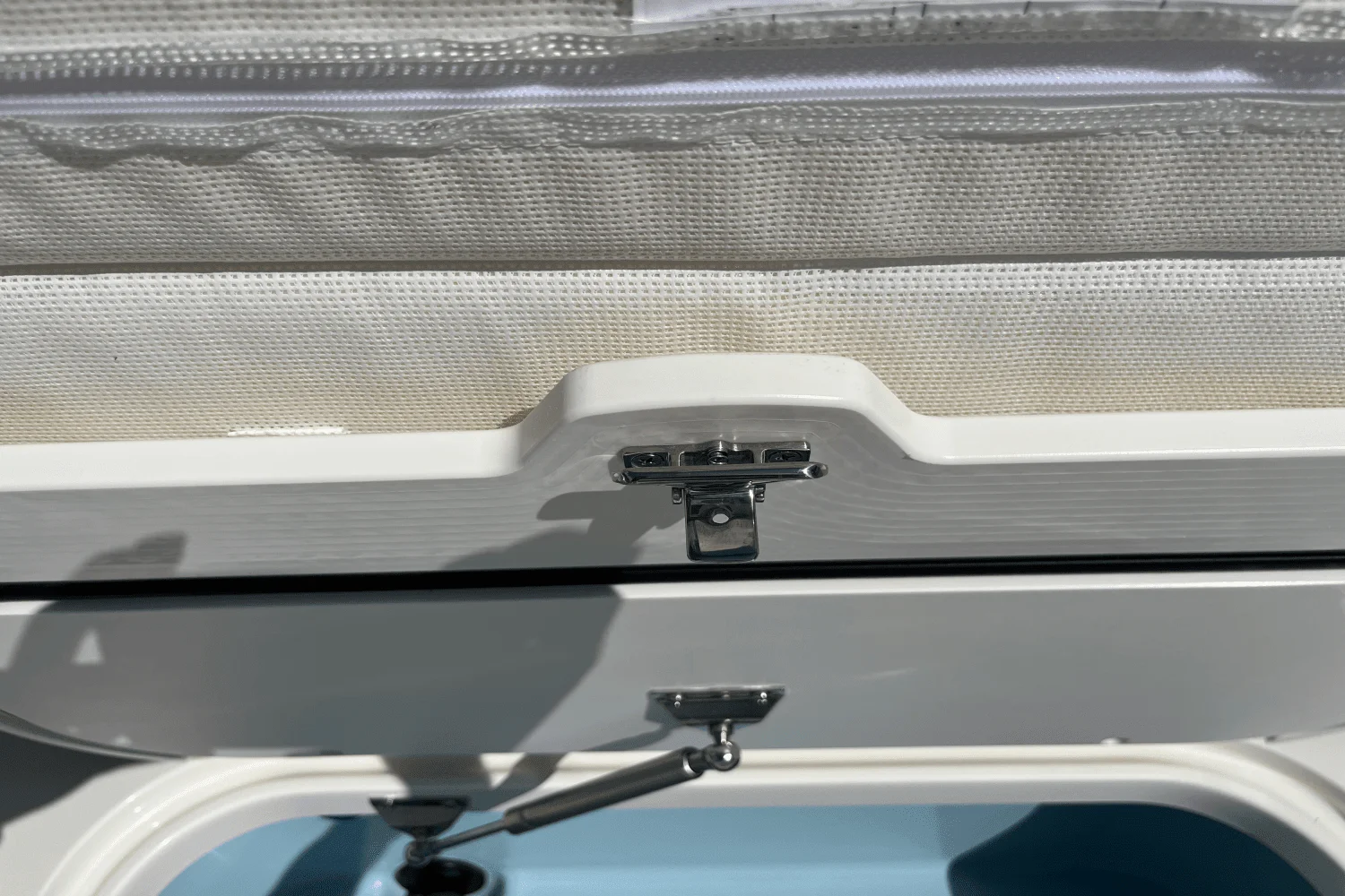 2025 Boston Whaler 210 Vantage Image Thumbnail #10