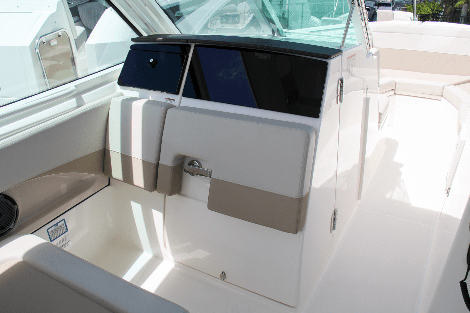 2024 Boston Whaler 280 Vantage Image Thumbnail #19