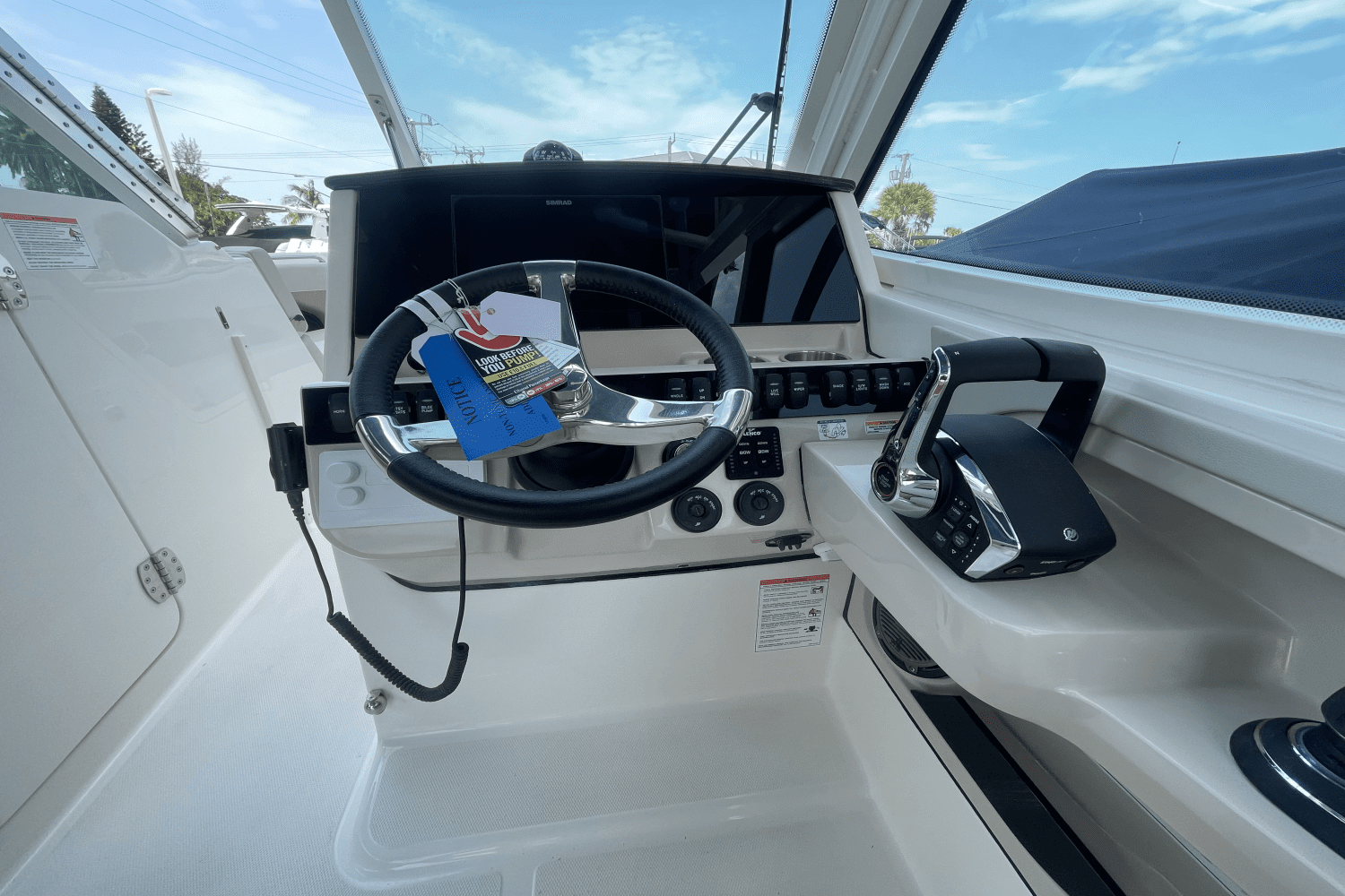 2025 Boston Whaler 280 Vantage Image Thumbnail #11