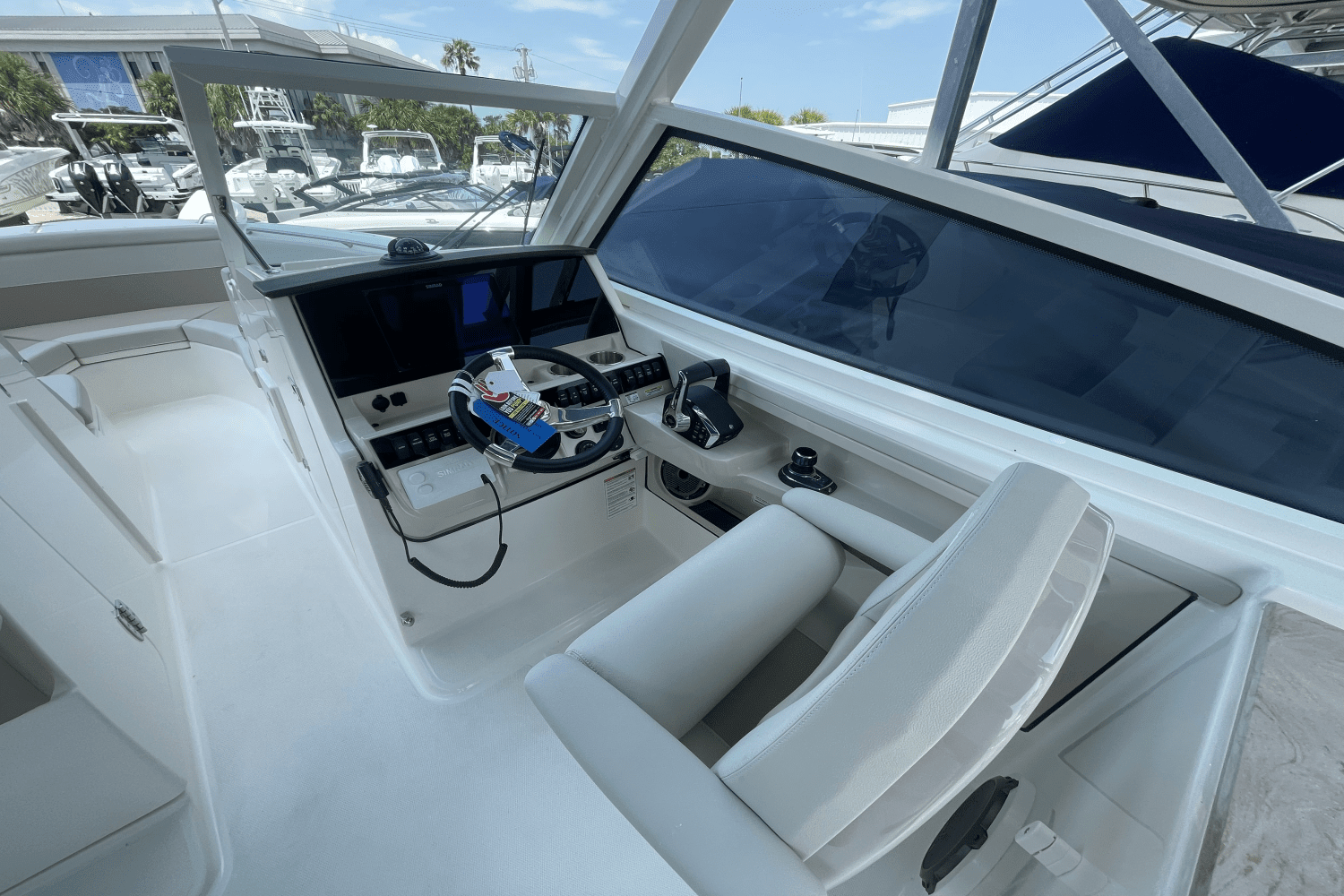 2025 Boston Whaler 280 Vantage Image Thumbnail #10