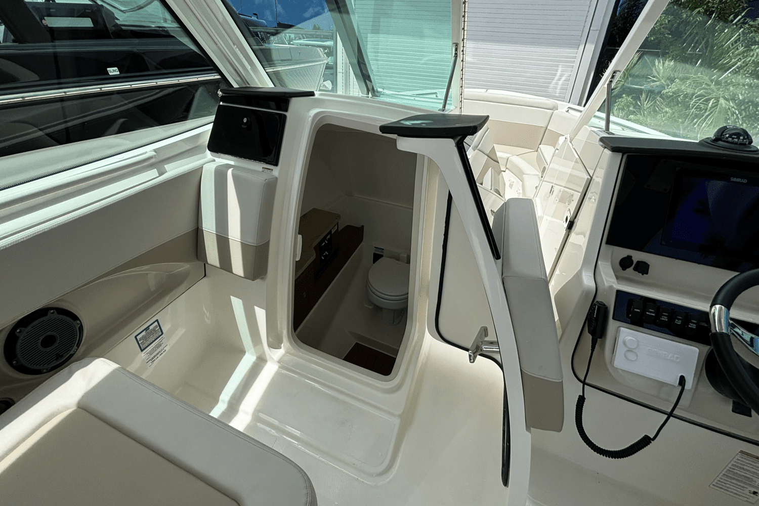 2025 Boston Whaler 280 Vantage Image Thumbnail #21