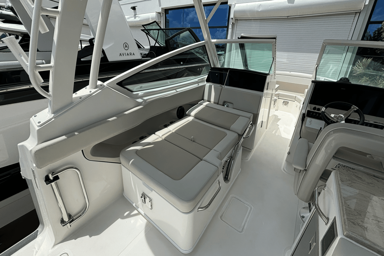 2025 Boston Whaler 280 Vantage Image Thumbnail #10