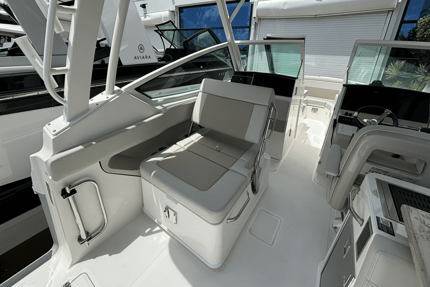 2025 Boston Whaler 280 Vantage Image Thumbnail #11