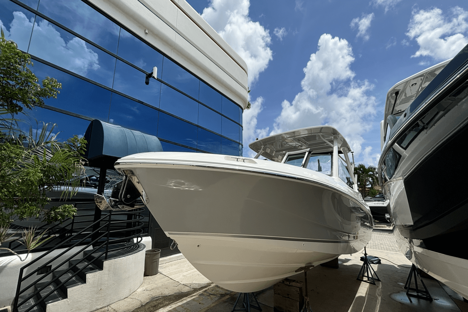 Thumbnail 2 for 2025 Boston Whaler 280 Vantage