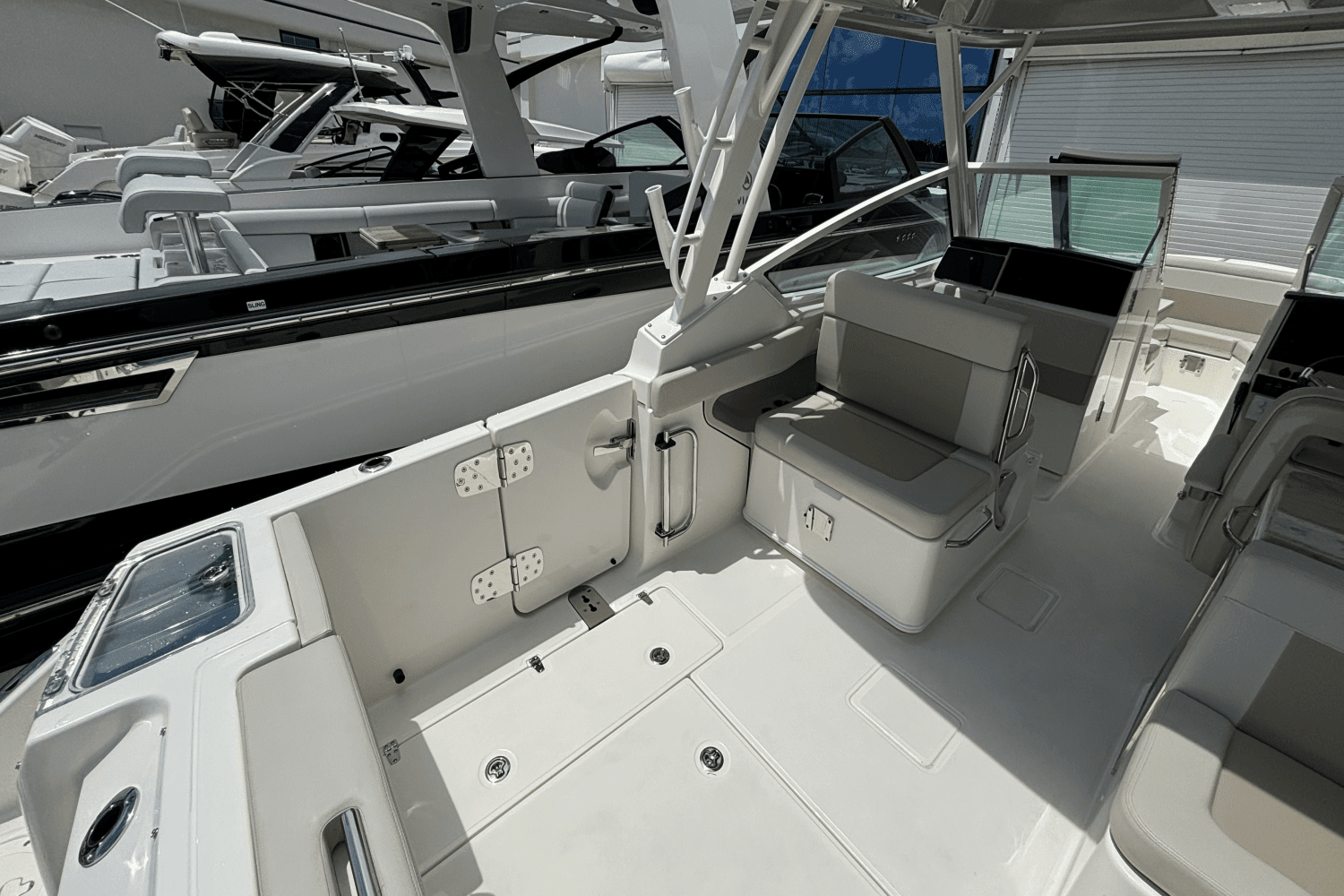 2025 Boston Whaler 280 Vantage Image Thumbnail #4