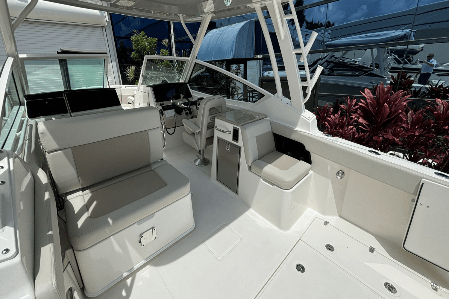 2025 Boston Whaler 280 Vantage Image Thumbnail #5