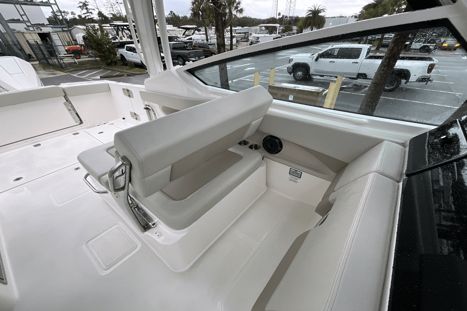 2025 Boston Whaler 280 Vantage Image Thumbnail #13