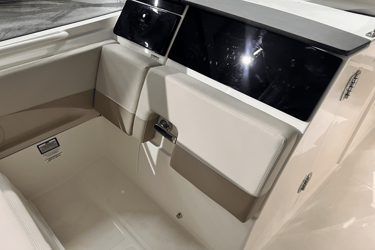 2025 Boston Whaler 280 Vantage Image Thumbnail #8