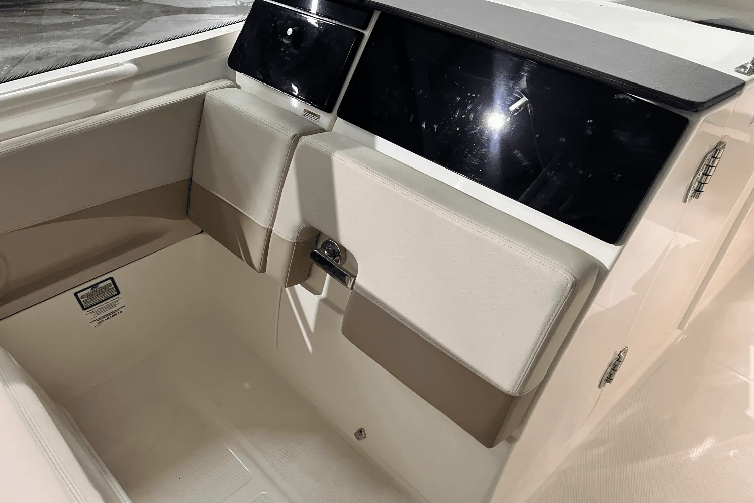 2025 Boston Whaler 280 Vantage Image Thumbnail #13