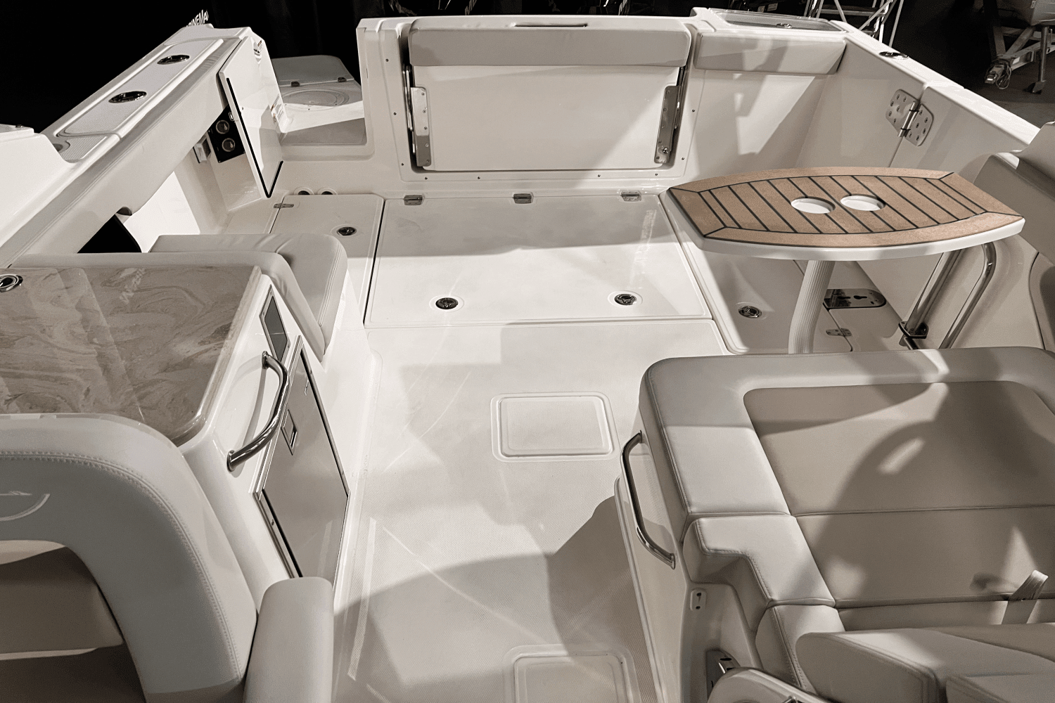 2025 Boston Whaler 280 Vantage Image Thumbnail #9