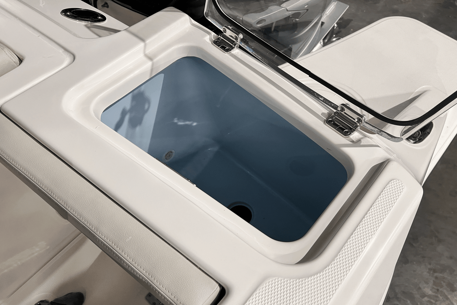 2025 Boston Whaler 280 Vantage Image Thumbnail #11