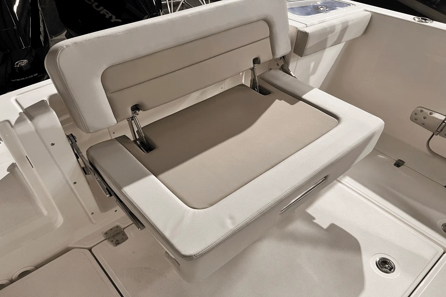2025 Boston Whaler 280 Vantage Image Thumbnail #12
