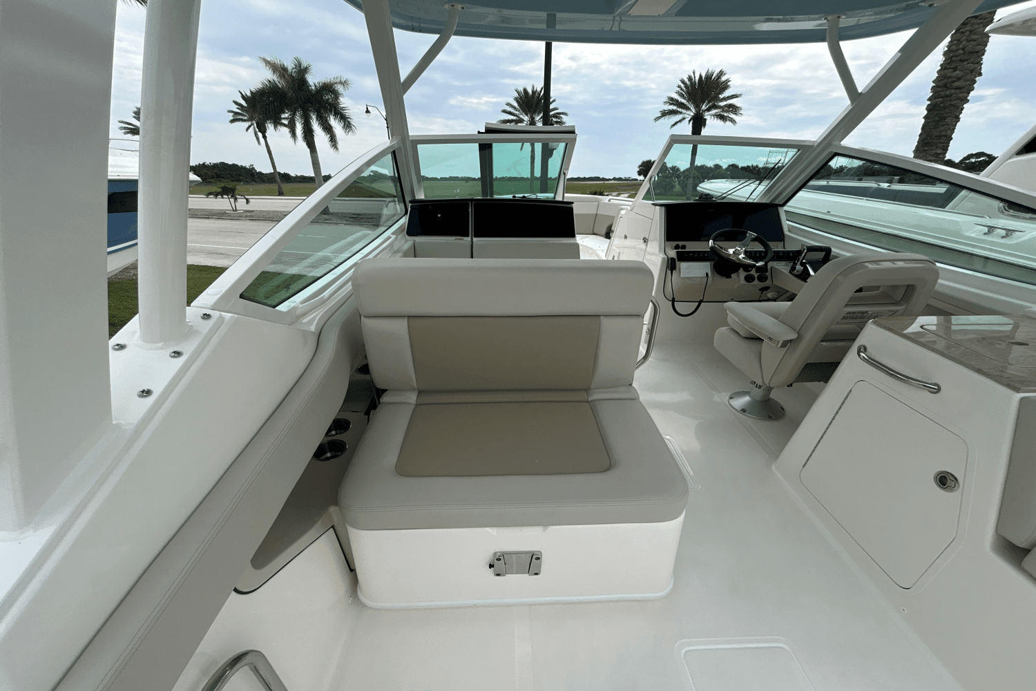 2025 Boston Whaler 280 Vantage Image Thumbnail #13