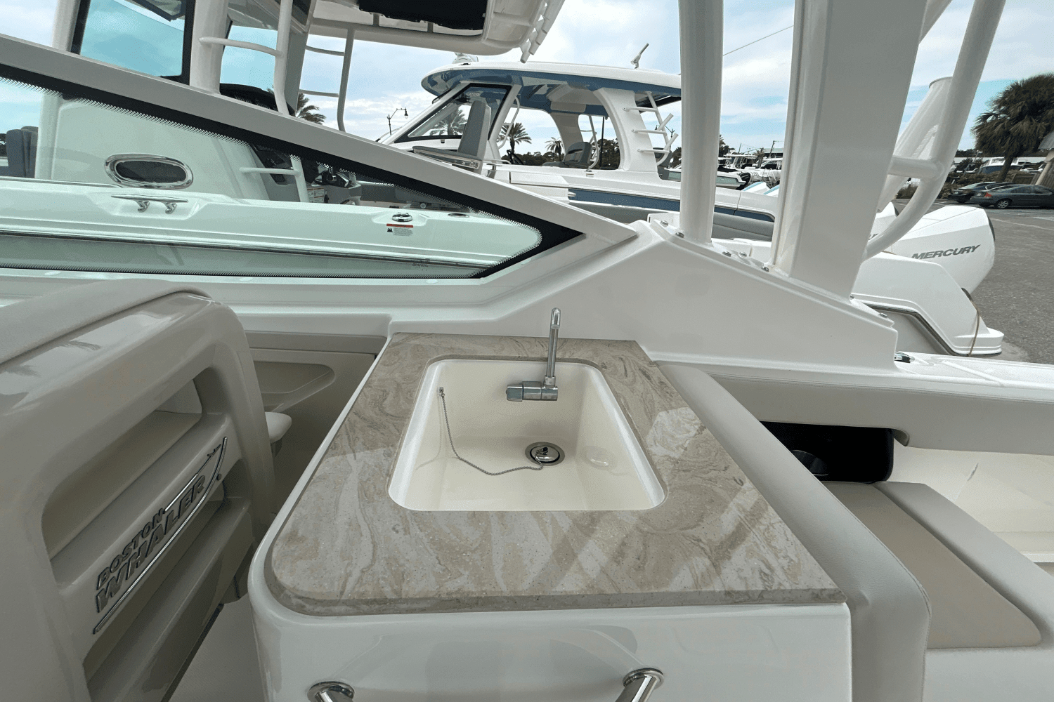 2025 Boston Whaler 280 Vantage Image Thumbnail #15