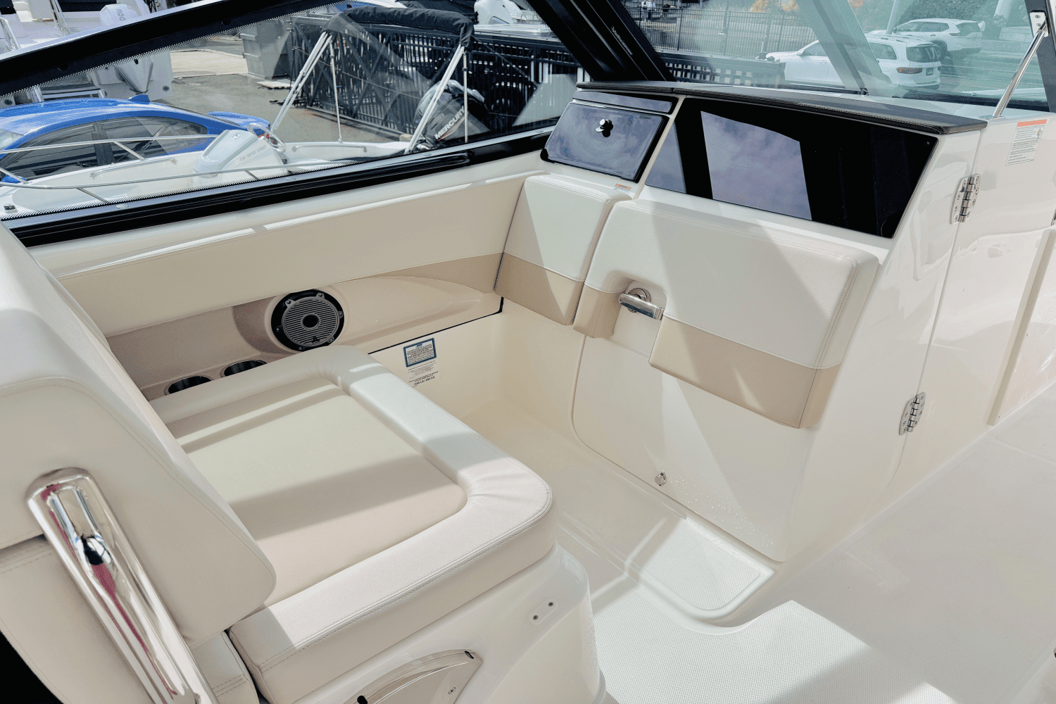 2025 Boston Whaler 280 Vantage Image Thumbnail #26