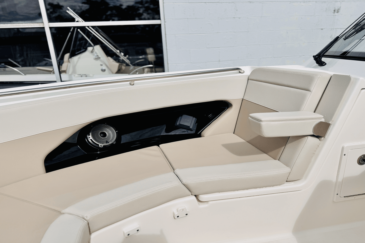 2025 Boston Whaler 280 Vantage Image Thumbnail #38