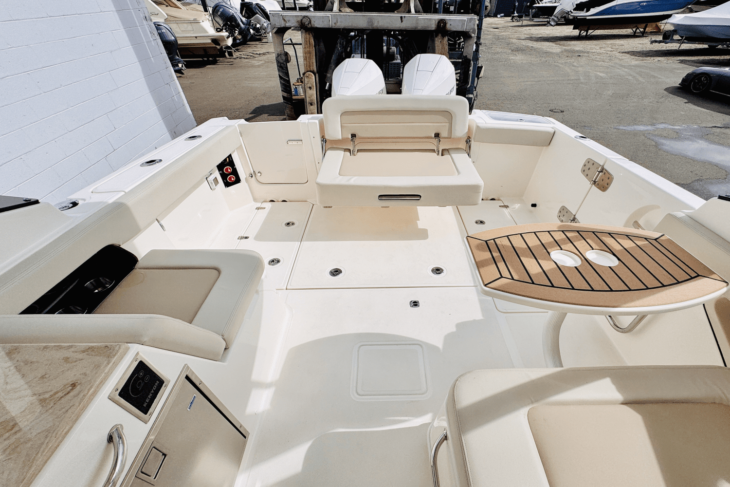 2025 Boston Whaler 280 Vantage Image Thumbnail #15