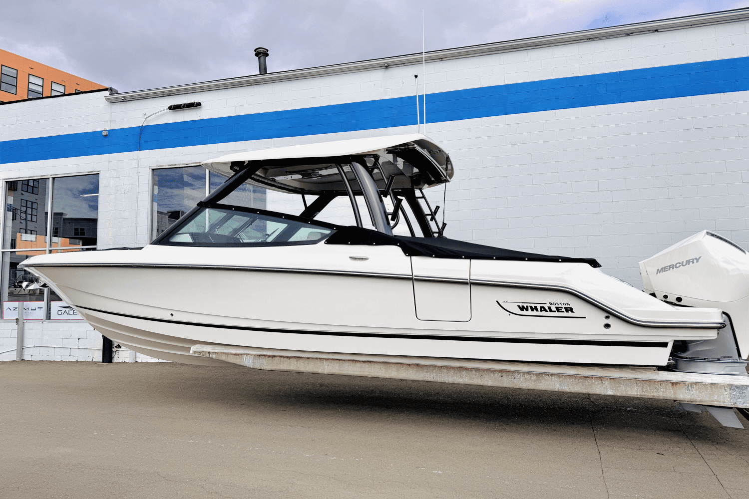 2025 Boston Whaler 280 Vantage Image Thumbnail #1