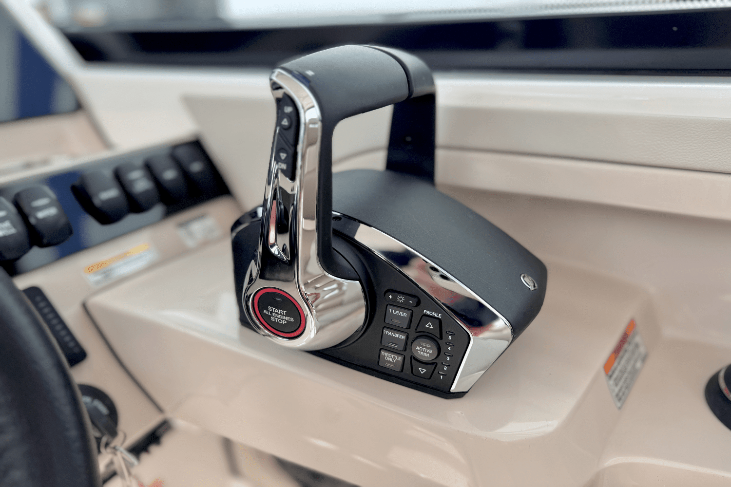 2025 Boston Whaler 280 Vantage Image Thumbnail #32
