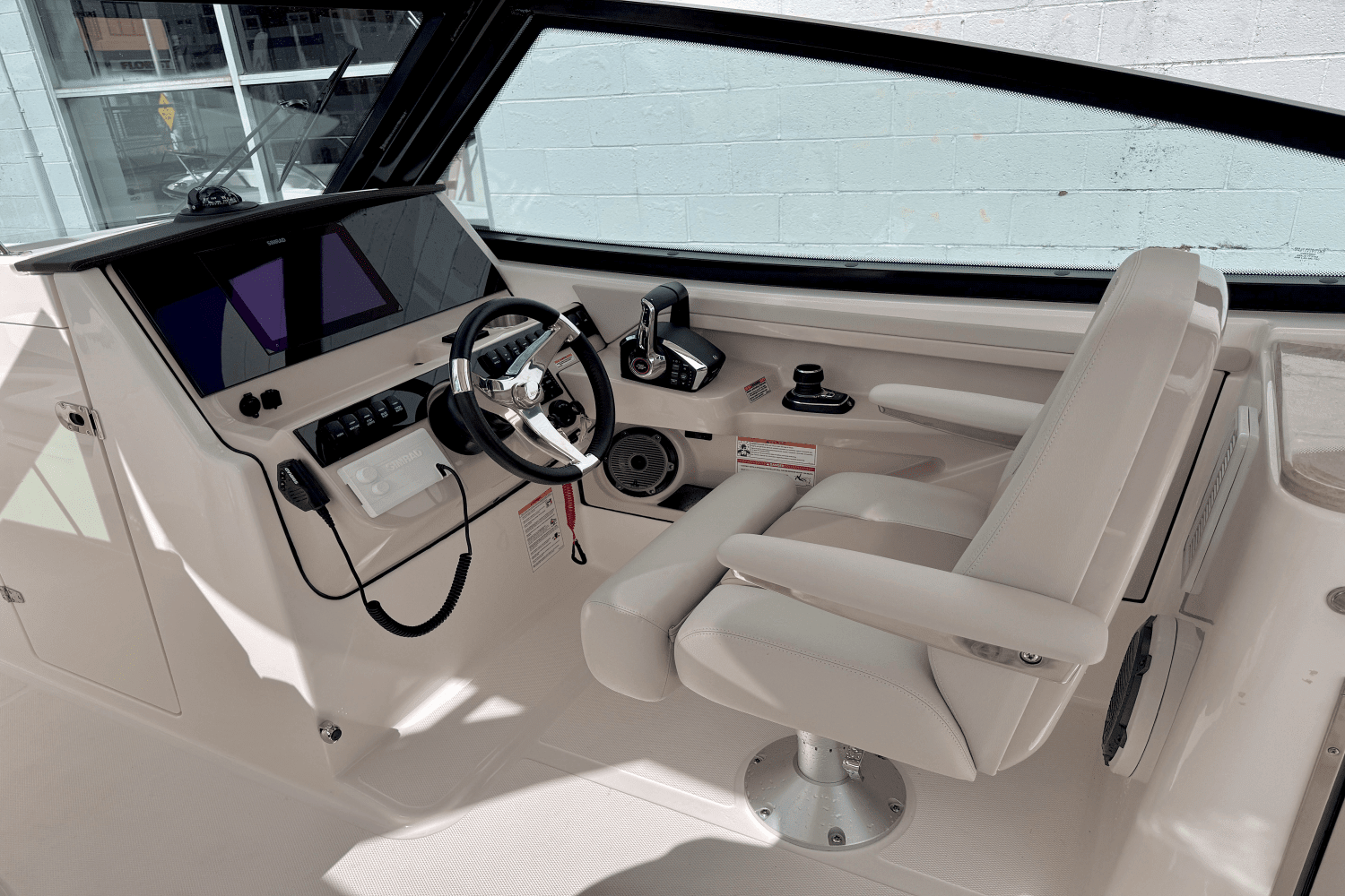 2025 Boston Whaler 280 Vantage Image Thumbnail #28