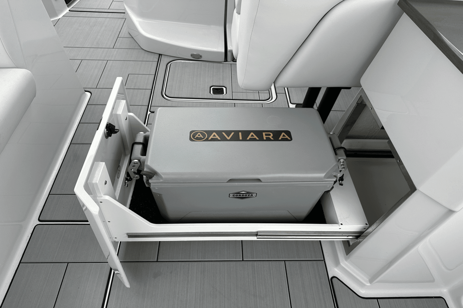 2024 Aviara AV32 Outboard Image Thumbnail #31