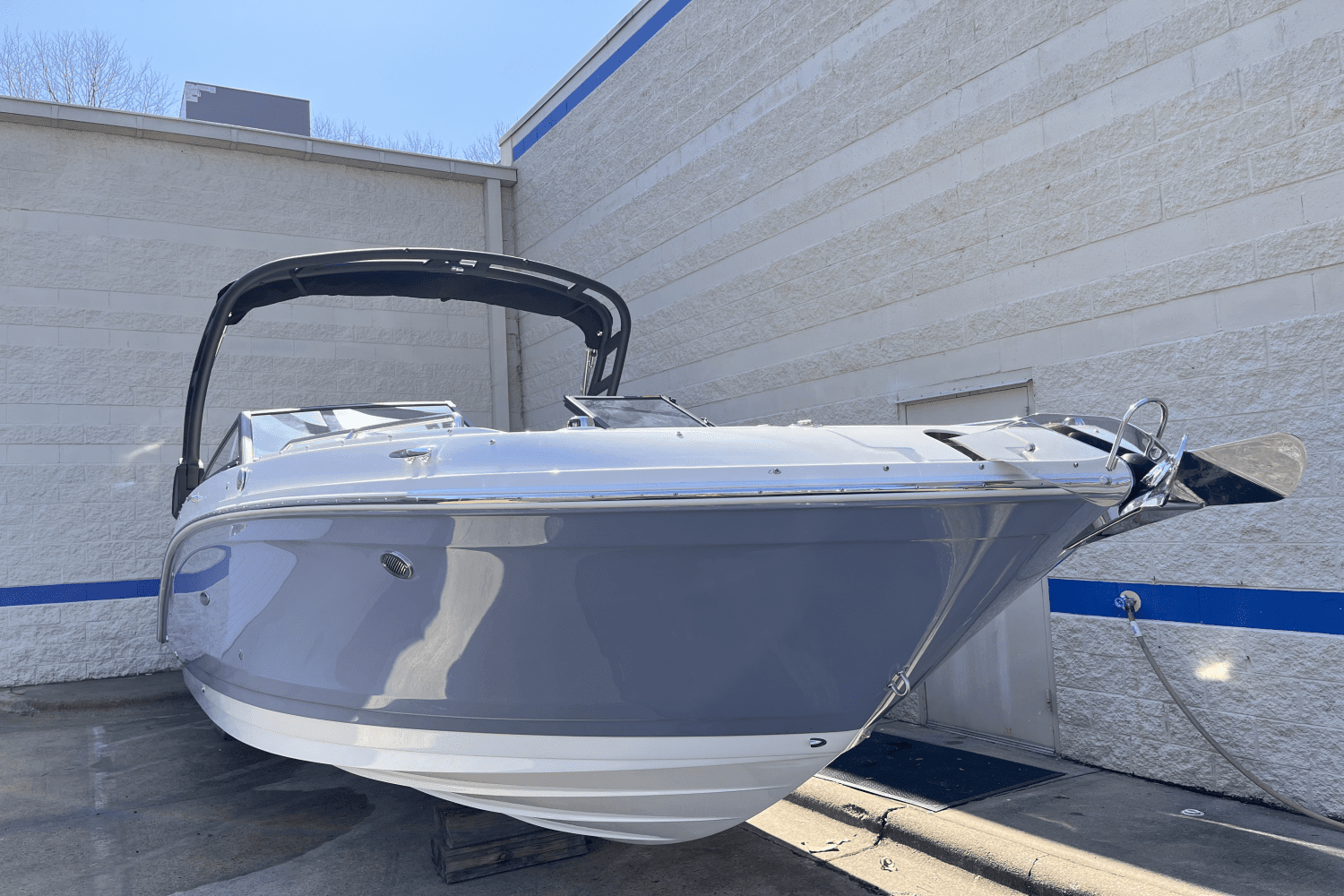 Thumbnail 3 for 2024 Sea Ray SDX 270 Outboard