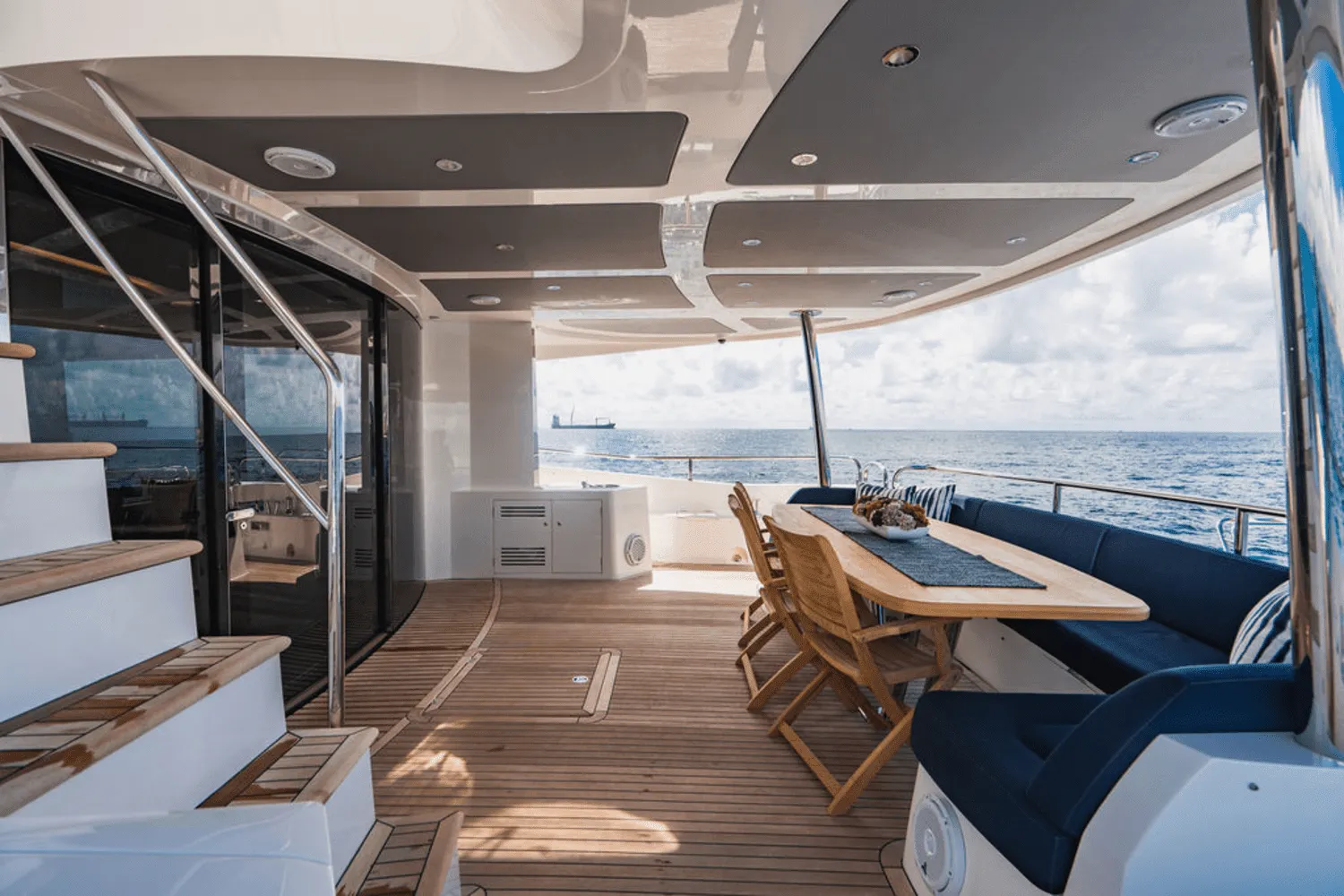 2019 Sunseeker 86 Image Thumbnail #4